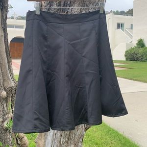 BLACK FLOWY SKIRT